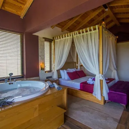 Outstanding With Private Pool And Jacuzzi In
