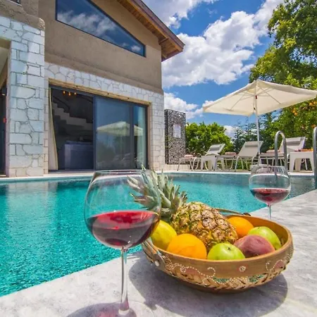 Outstanding With Private Pool And Jacuzzi In *