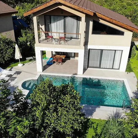 וילה Outstanding With Private Pool And Jacuzzi In